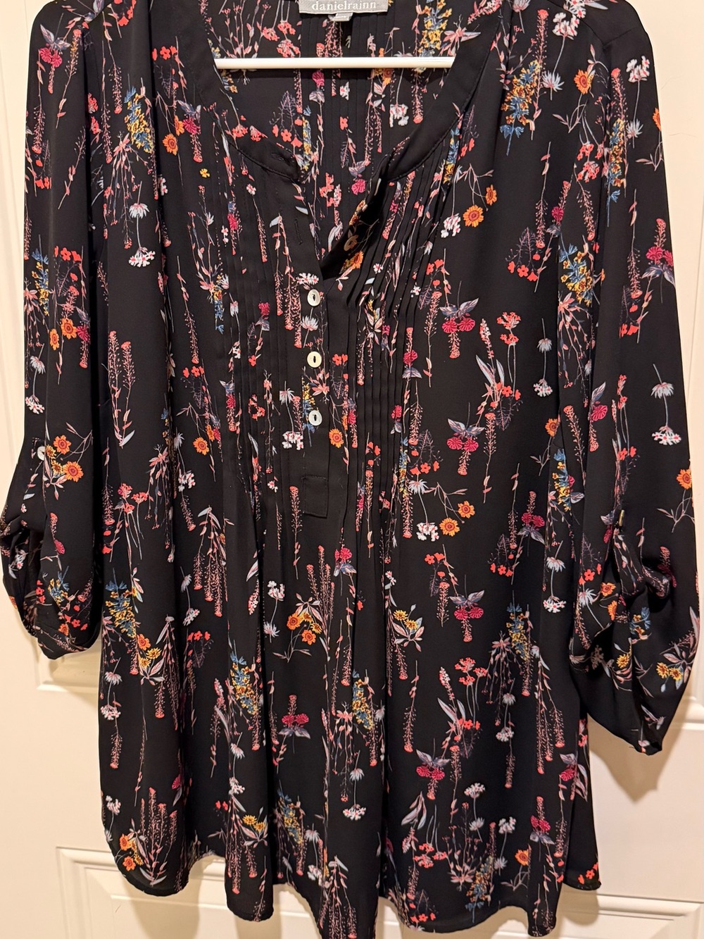Daniel Rainn Black Floral Pintuck Button-Front Blouse